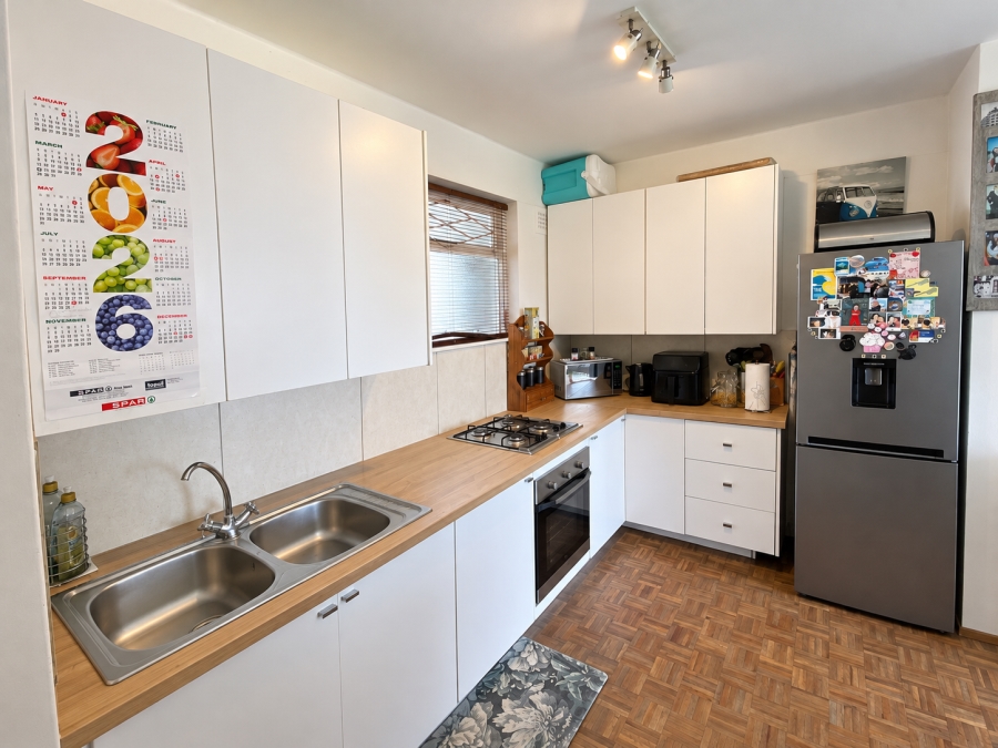 1 Bedroom Property for Sale in Fish Hoek Western Cape